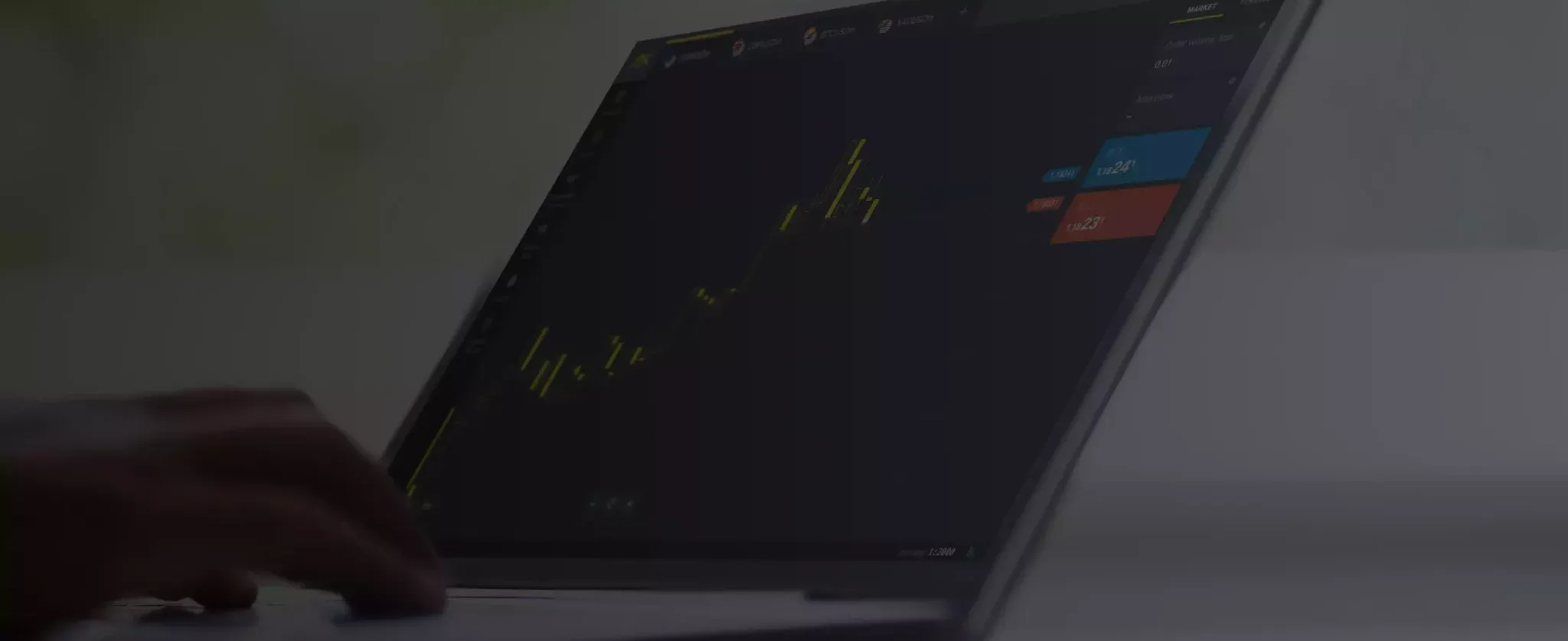 但仍有更多的外汇和网上交易。But there are still more foreign exchange and online transactions.